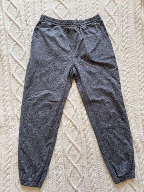 Vuori Boyfriend Joggers, Heather Grey, Size Small